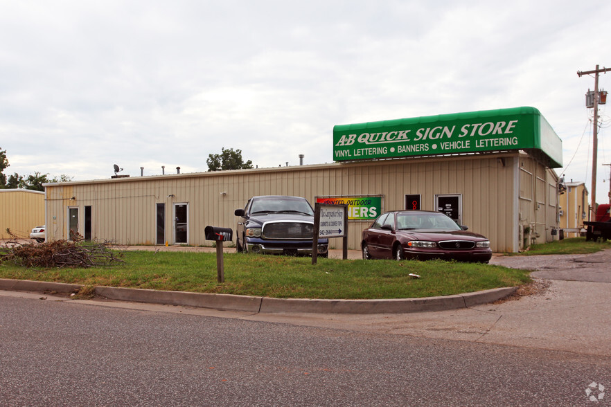 6924 Melrose Ln, Oklahoma City, OK for lease - Building Photo - Image 3 of 23