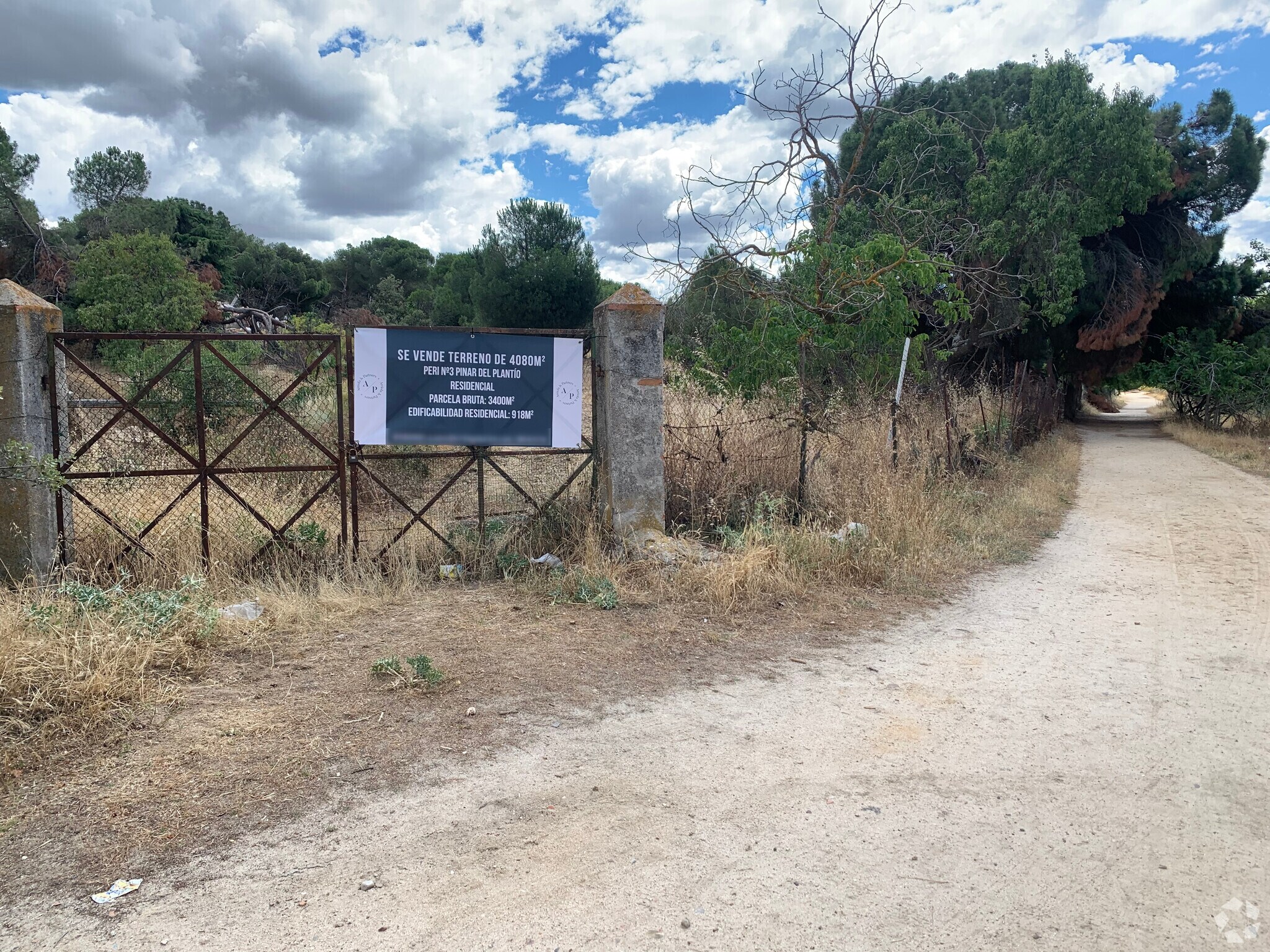 Zona Cerro del Espino, Majadahonda, Madrid for sale Primary Photo- Image 1 of 5