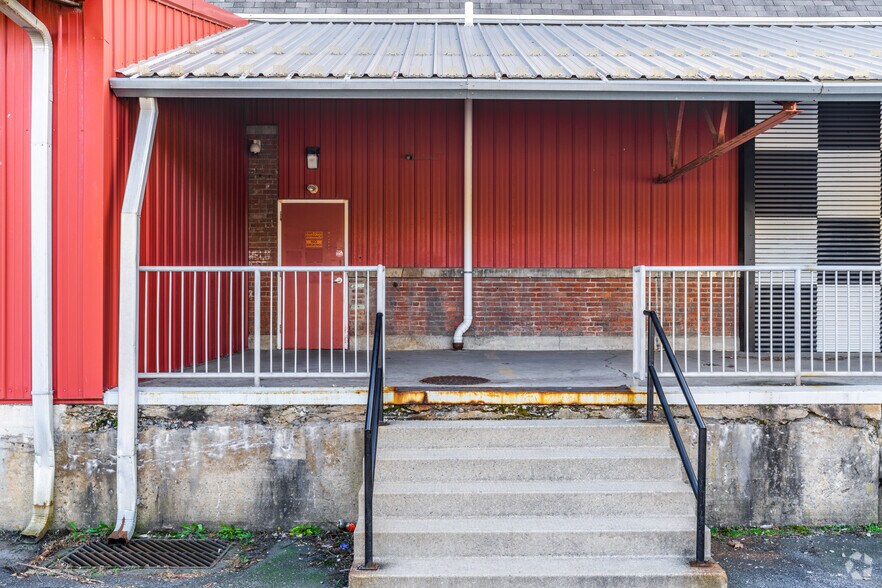 635 S 10th St, Allentown, PA à louer - Photo du bâtiment - Image 3 de 24