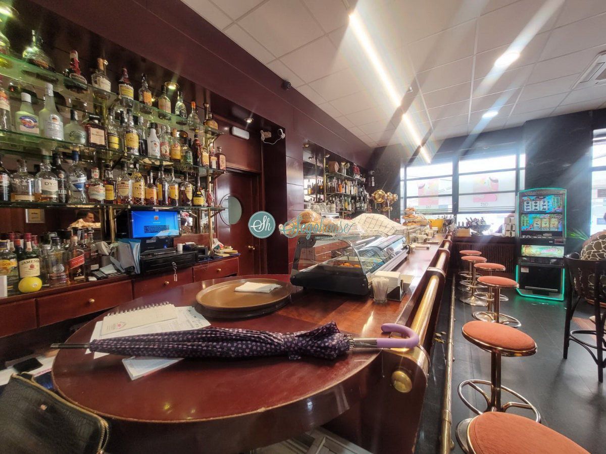 Retail in Segovia, Segovia for lease Interior Photo- Image 1 of 25