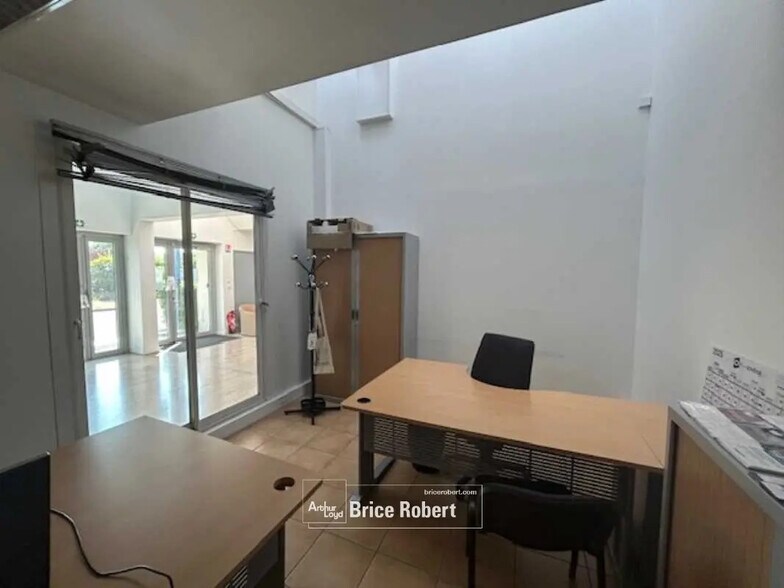 Local d'activités dans Chassieu à vendre - Photo intérieure - Image 3 de 9