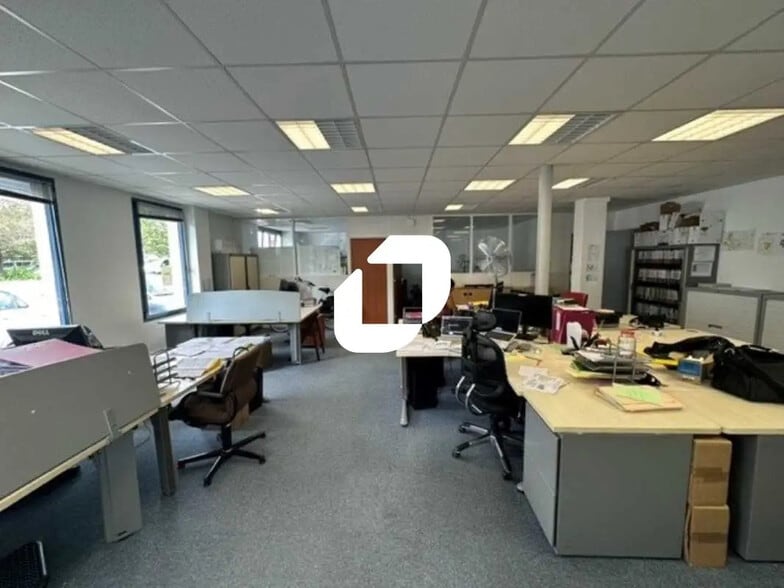 5 Rue Hans List, Croissy-sur-Seine for lease - Interior Photo - Image 3 of 8