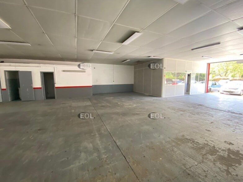 Flex in Gémenos for lease - Interior Photo - Image 2 of 3