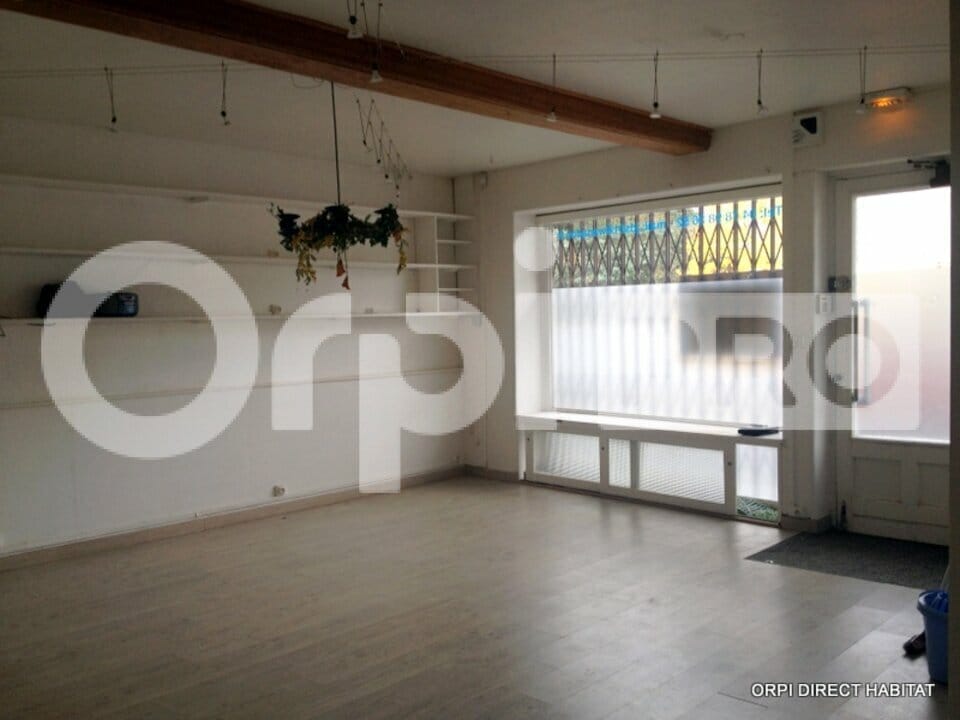Retail in Civrieux for lease Interior Photo- Image 1 of 5