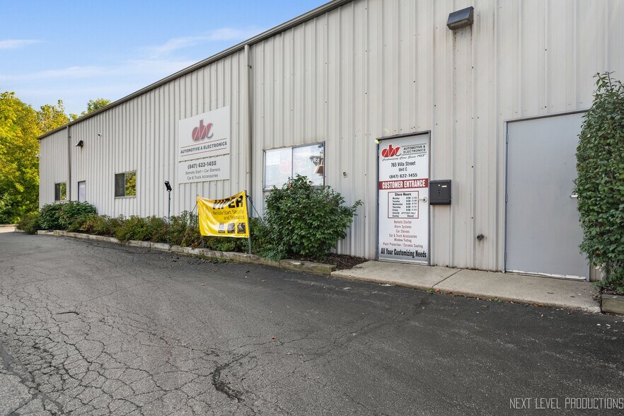 765 Villa St, Elgin, IL à vendre - Photo du bâtiment - Image 2 de 28