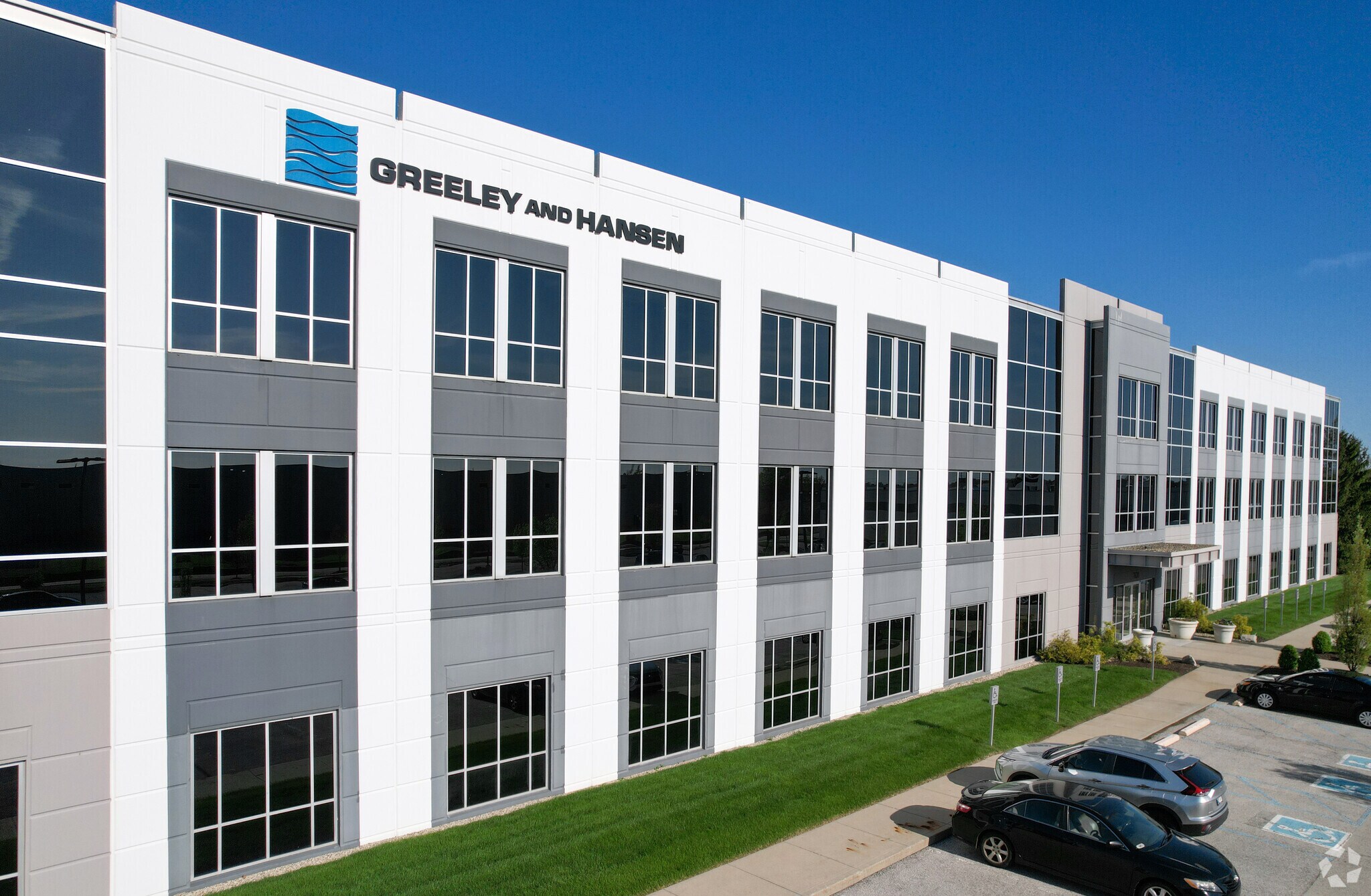 7820 Innovation Blvd, Indianapolis, IN à louer Photo du bâtiment- Image 1 de 13