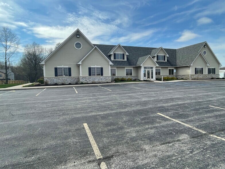 11115-11119 Lima Rd, Fort Wayne, IN à louer - Photo du bâtiment - Image 1 de 18