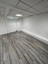 7 Rue Des Messageries, Paris for lease Interior Photo- Image 2 of 4