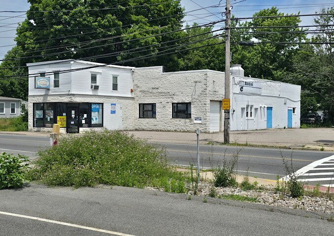 Plymouth Street Portfolio portefeuille de 2 propriétés à vendre sur LoopNet.ca Photo principale- Image 1 de 2