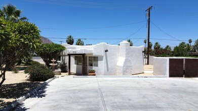 51289 Desert Club Dr, La Quinta, CA à louer Photo du b timent- Image 1 de 5