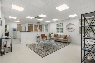 276 Main St, Farmington, CT for sale Interior Photo- Image 2 of 16