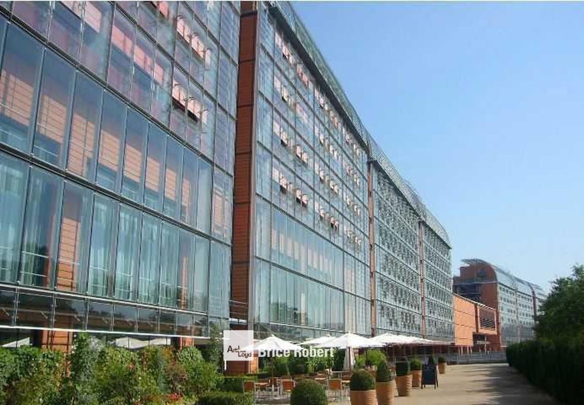 34 Quai Charles De Gaulle, Lyon à louer Photo du bâtiment- Image 1 de 11