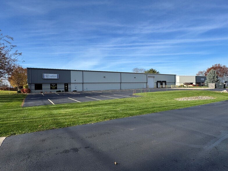 3310 Middlebury St, Elkhart, IN à louer - Photo du bâtiment - Image 2 de 15
