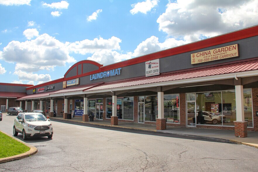 8821-8849 W 87th St, Hickory Hills, IL à vendre - Photo du bâtiment - Image 3 de 7