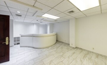 134 W 58th St, New York, NY for lease Interior Photo- Image 1 of 5