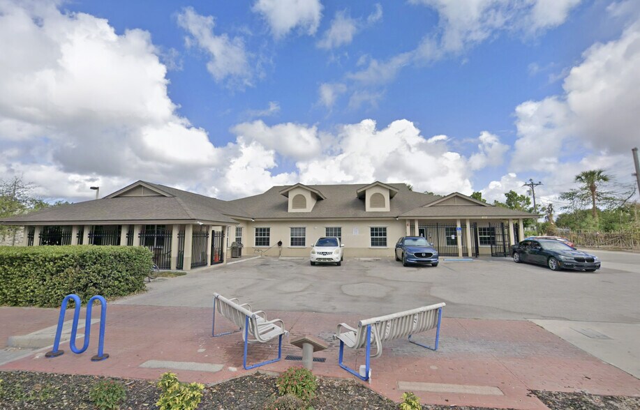 602 W Main St, Immokalee, FL for sale - Building Photo - Image 1 of 3