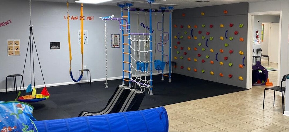 4127 NW 34th St, Gainesville, FL à vendre - Photo du bâtiment - Image 3 de 6