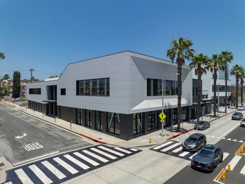 2101 Wilshire Blvd, Santa Monica, CA à vendre - Photo du bâtiment - Image 1 de 33