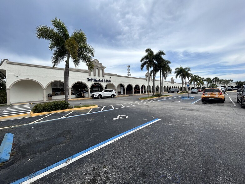162 Yamato, Boca Raton, FL à louer - Photo du bâtiment - Image 2 de 12