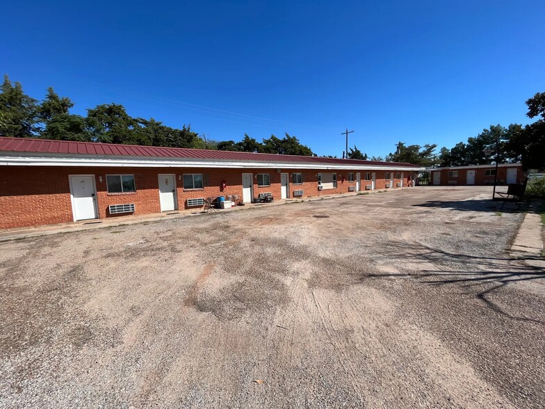 500 W Kentucky St, Floydada, TX à vendre - Photo principale - Image 1 de 8