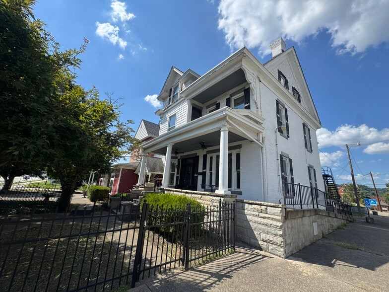 1202 6th Ave, Huntington, WV for sale - Building Photo - Image 2 of 8