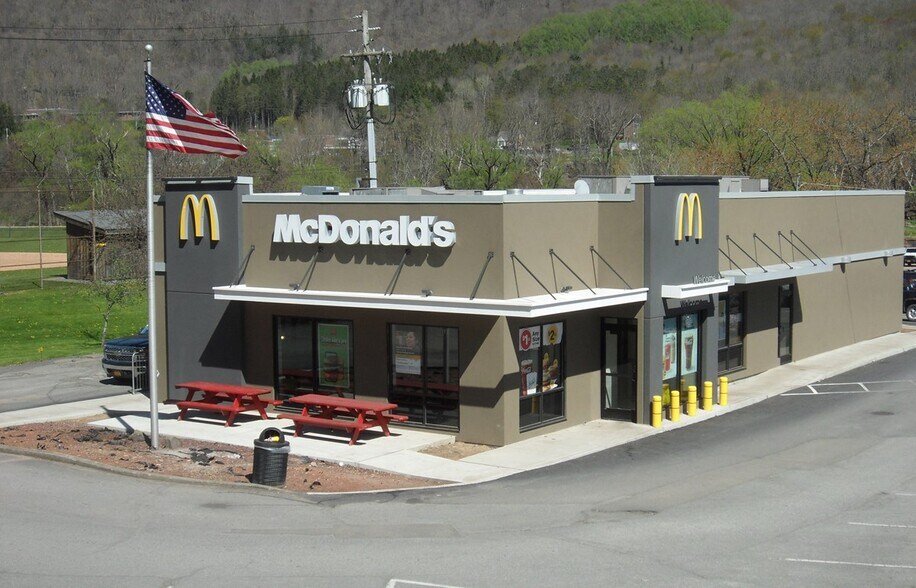 3 Main St, Delhi, NY à louer - Photo du bâtiment - Image 3 de 7