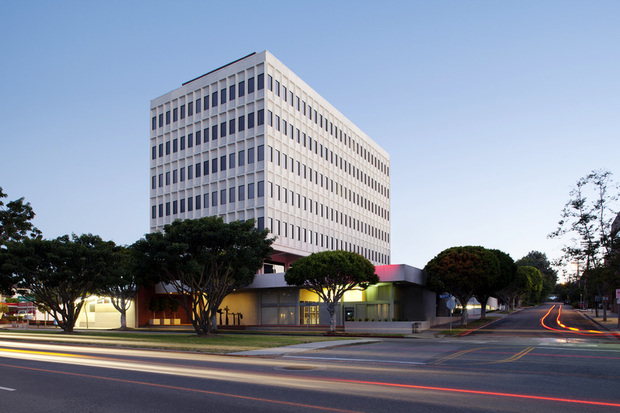 12011 San Vicente Blvd, Los Angeles, CA for lease - Building Photo - Image 1 of 5