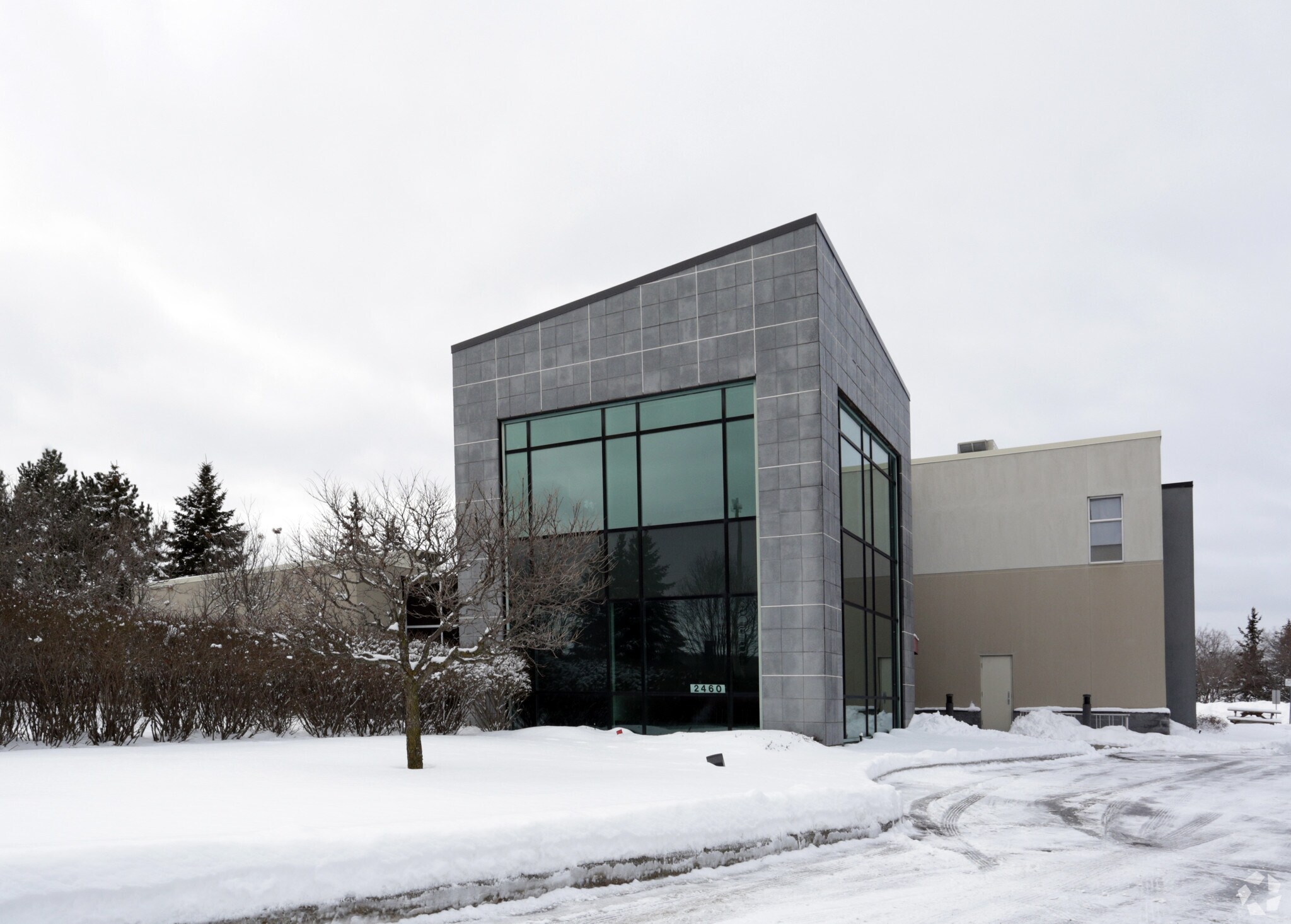 2460 Don Reid Dr, Ottawa, ON à vendre Photo principale- Image 1 de 3