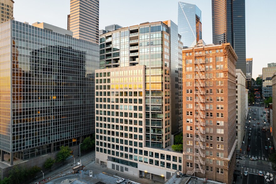 719 2nd Ave, Seattle, WA à louer - Photo du bâtiment - Image 1 de 10