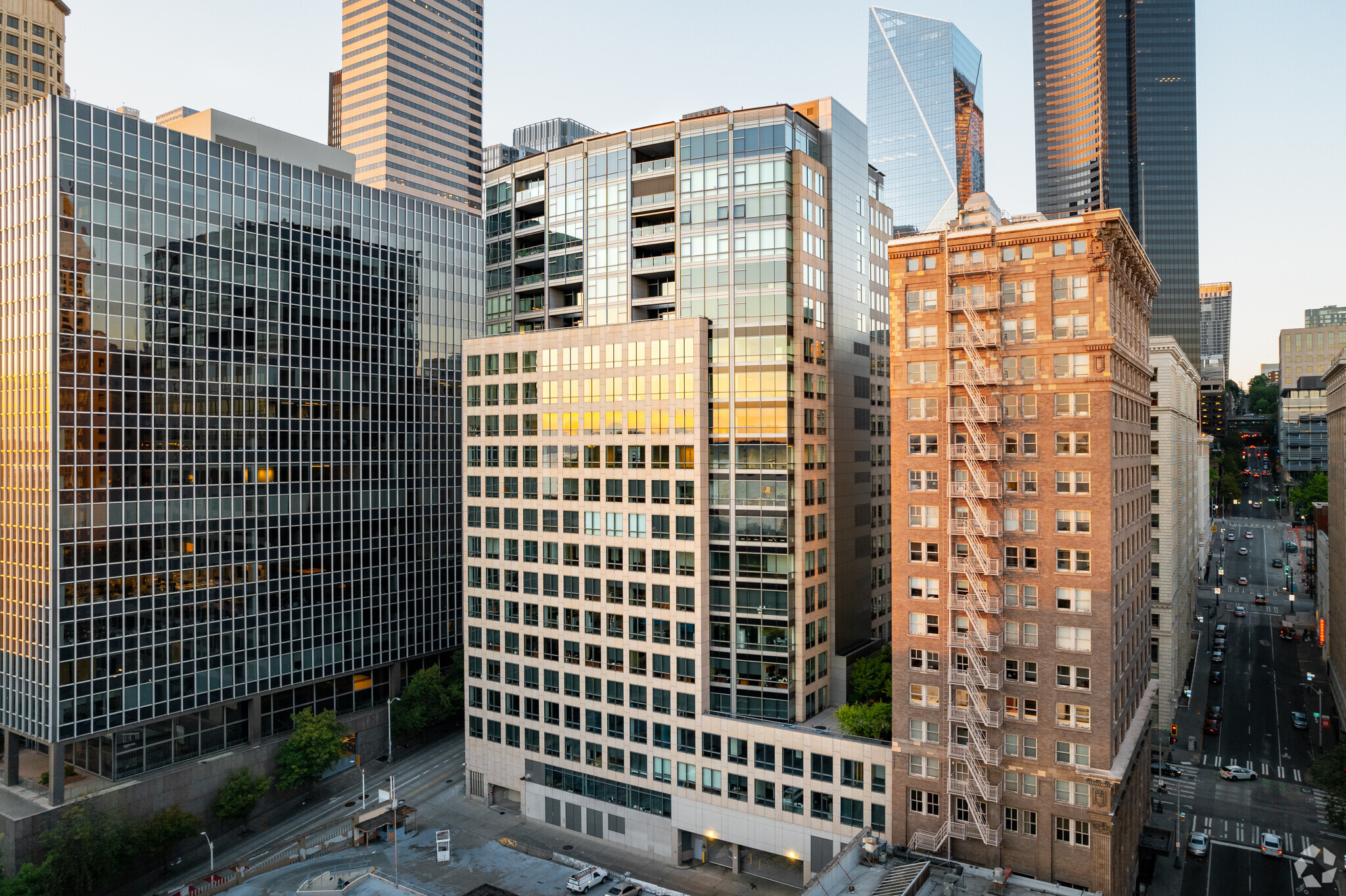 719 2nd Ave, Seattle, WA à louer Photo principale- Image 1 de 11