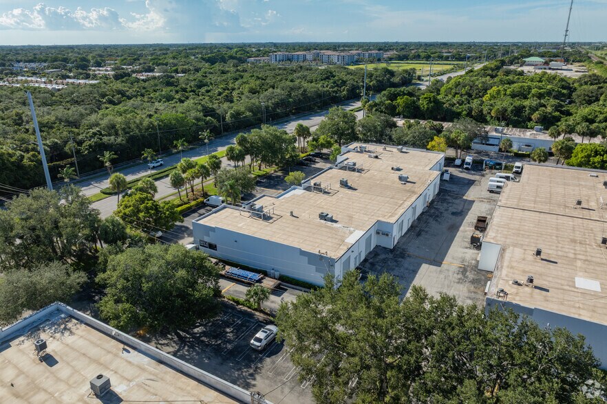 2855-2915 S Congress Ave, Delray Beach, FL à louer - Photo du bâtiment - Image 3 de 8