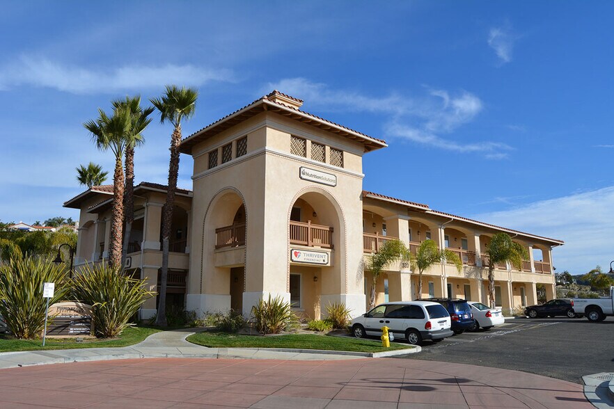 300 James Way, Pismo Beach, CA à louer - Photo du bâtiment - Image 2 de 3
