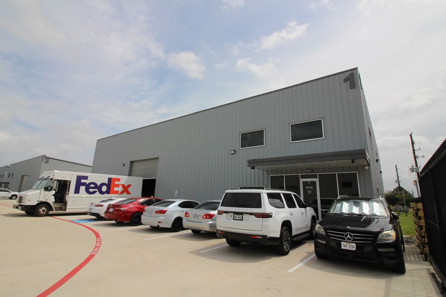 Theall Business Park portefeuille de 4 propriétés à vendre sur LoopNet.ca - Photo du bâtiment - Image 3 de 20
