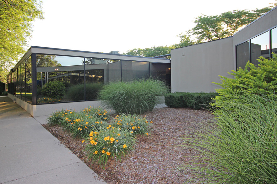 6112 Constitution Dr, Fort Wayne, IN for lease - Building Photo - Image 1 of 14