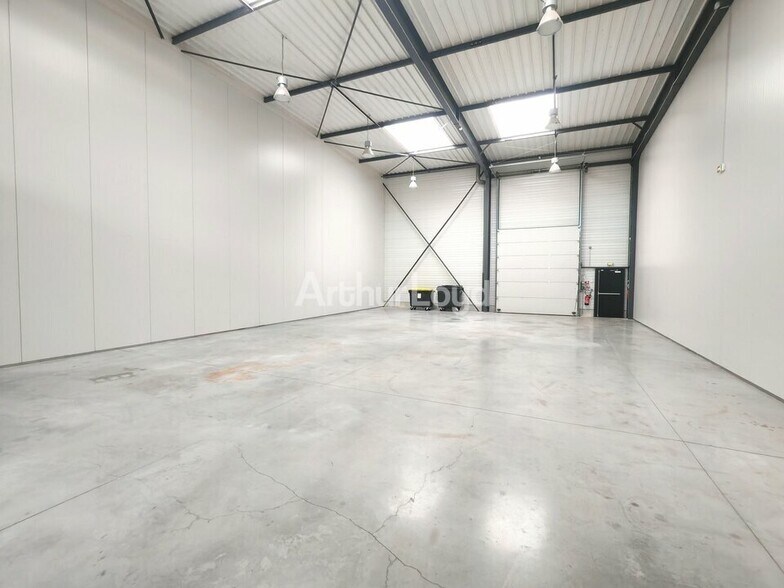 Industrial in Reims for lease - Interior Photo - Image 3 of 7