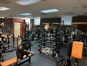 3902-3904 Franklin Rd, Roanoke, VA for lease Interior Photo- Image 2 of 4