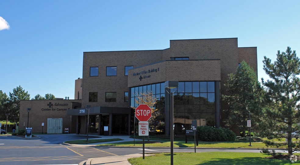 27750 W Highway 22, Barrington, IL à louer - Photo du bâtiment - Image 2 de 5