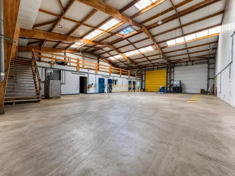 Industrial in Lorient for lease - Building Photo - Image 3 of 4