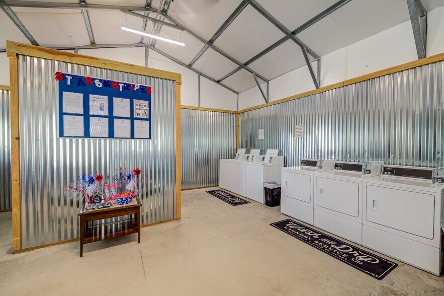 817 FM 1810, Decatur, TX à vendre - Photo intérieure - Image 3 de 22