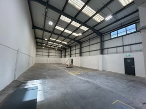 Aston Rd, Bromsgrove for lease Interior Photo- Image 2 of 8