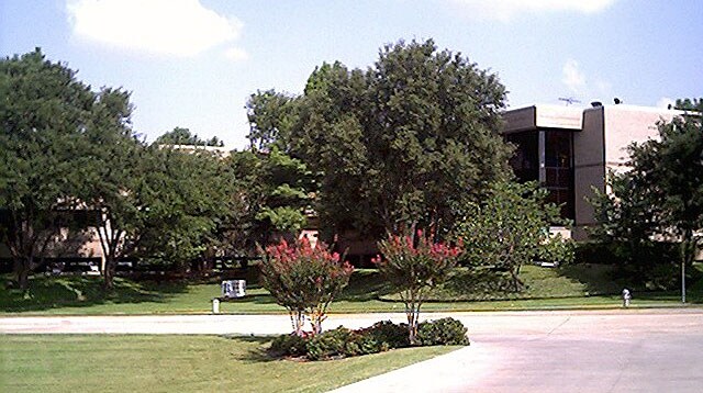 375 Municipal Dr, Richardson, TX à louer - Photo du bâtiment - Image 2 de 66