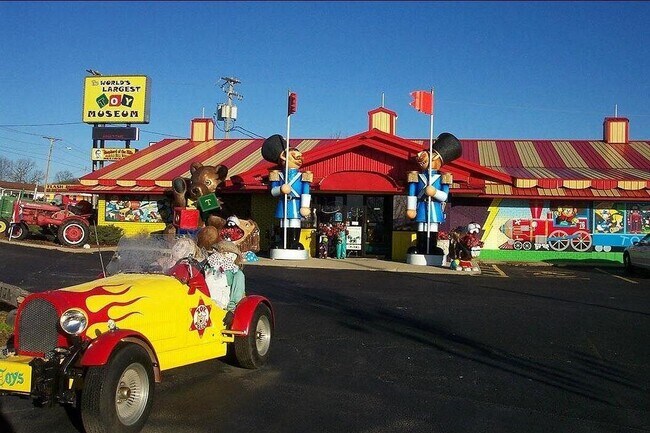 More details for World's Largest Toy Museum Complex – Retail for Sale, Branson, MO