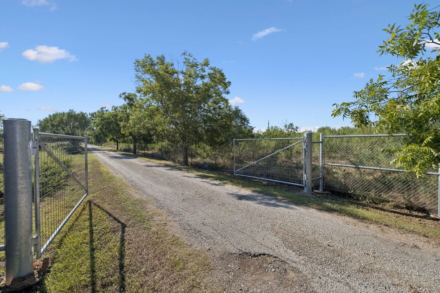 13146 Galm Rd, San Antonio, TX à vendre - Photo du bâtiment - Image 3 de 49