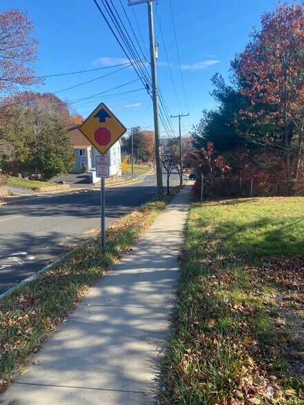 107 Allen st, New Britain, CT for sale - Building Photo - Image 2 of 4