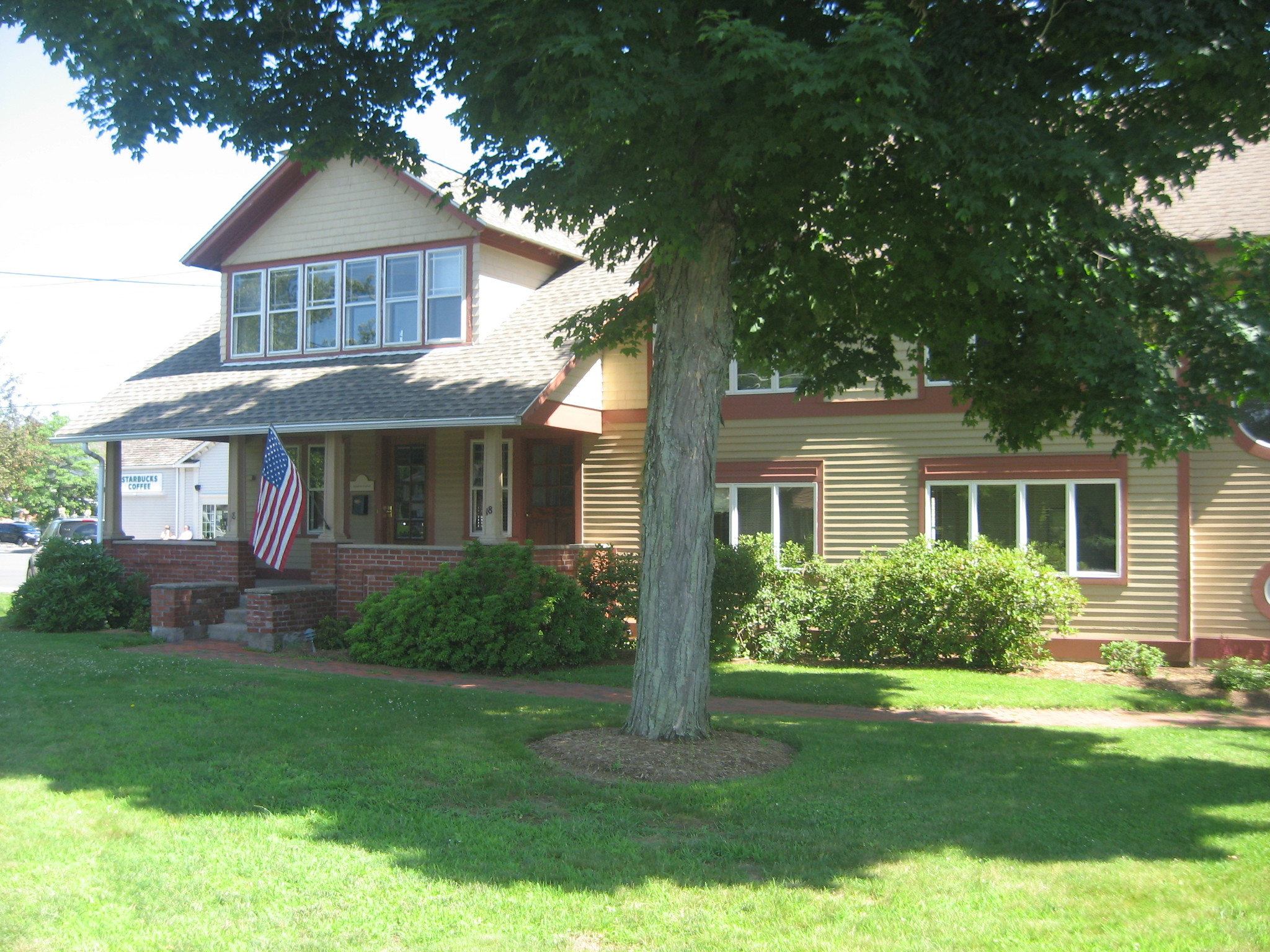 18 Hartford Ave, Granby, CT à vendre Photo du bâtiment- Image 1 de 1