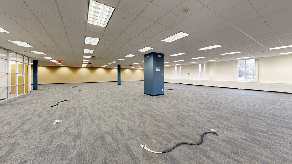 999 Stewart Ave, Bethpage, NY à louer - Numérisation 3D de Matterport - Image 2 de 22