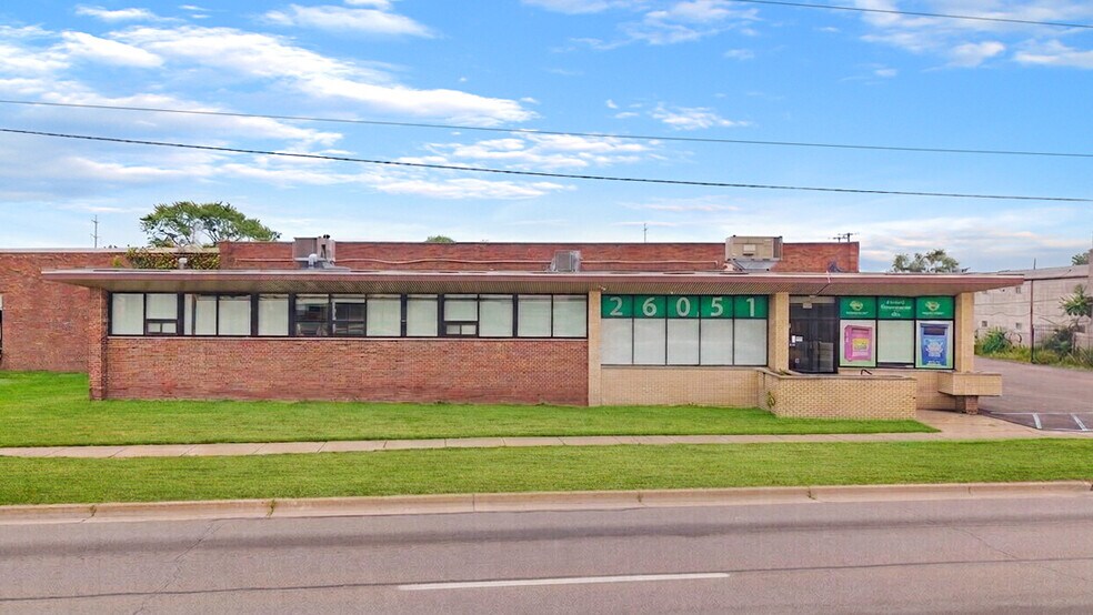 26051 Michigan Ave, Inkster, MI à vendre - Photo du bâtiment - Image 1 de 36