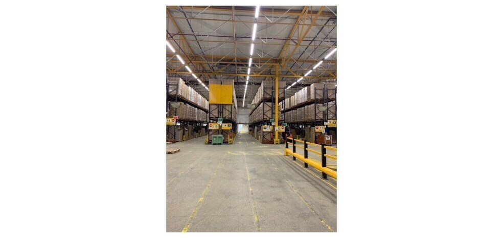 Industrial in Tremblay-en-France for lease - Interior Photo - Image 2 of 5