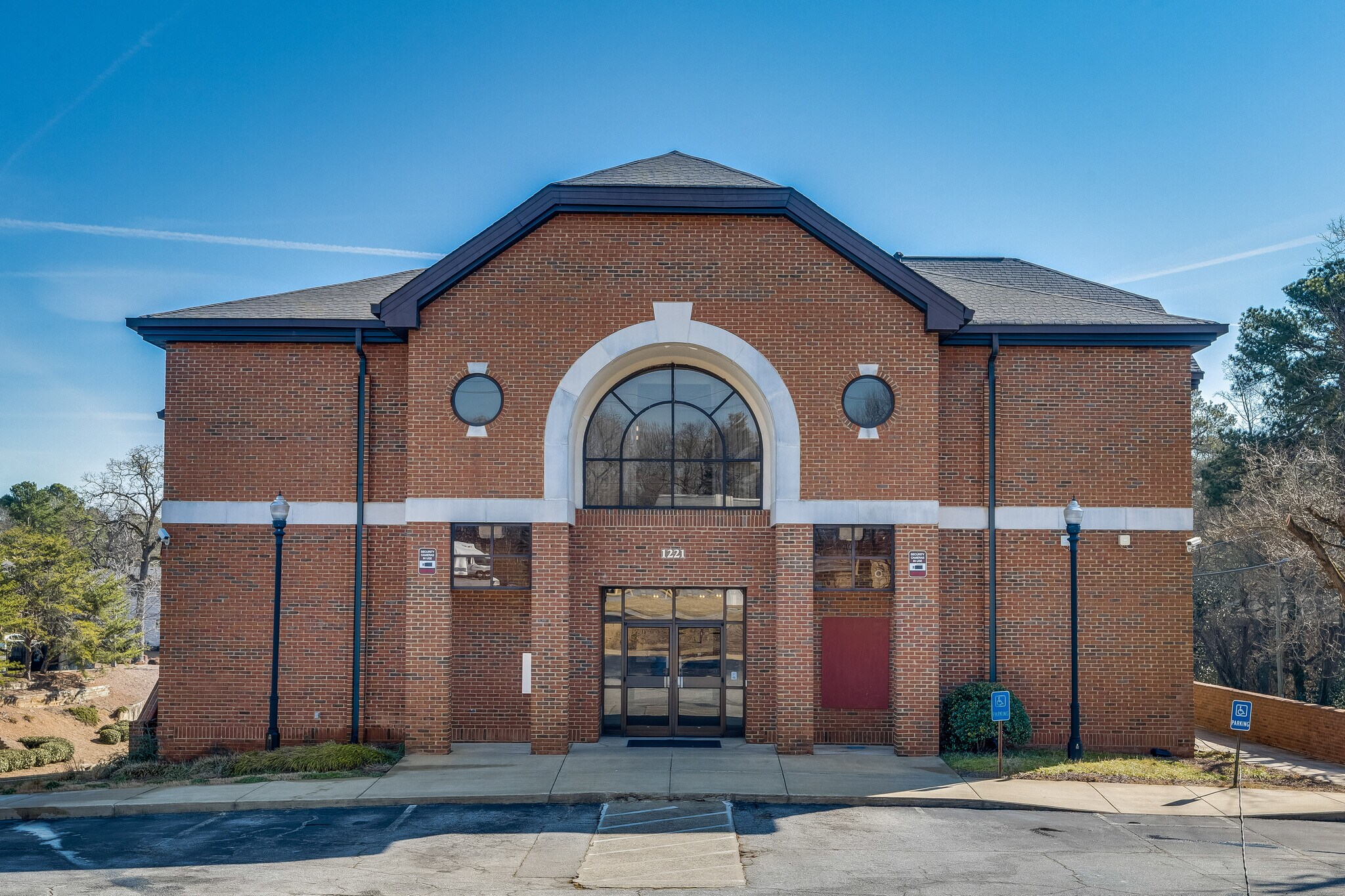 1221 Clairmont Rd, Decatur, GA for lease Primary Photo- Image 1 of 12