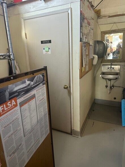 91130 Donna Rd, Springfield, OR à vendre - Photo du bâtiment - Image 2 de 14